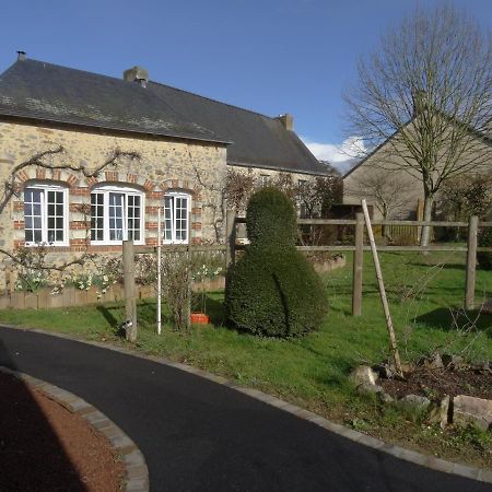 Bed and Breakfast Manoir De La Grand'Cour Soulgé-sur-ouette Exterior foto