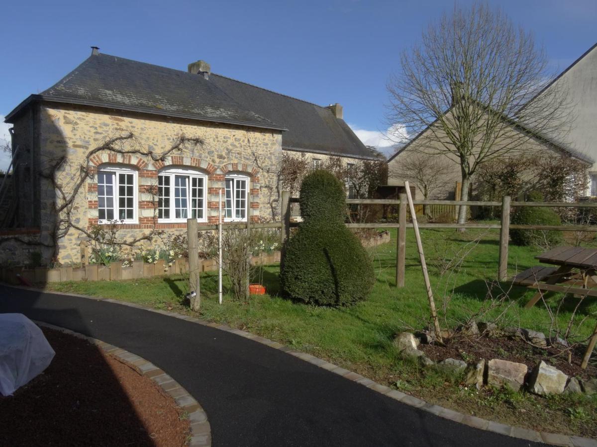 Bed and Breakfast Manoir De La Grand'Cour Soulgé-sur-ouette Exterior foto