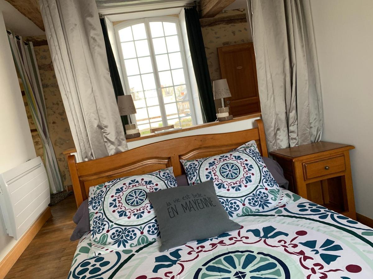 Bed and Breakfast Manoir De La Grand'Cour Soulgé-sur-ouette Exterior foto